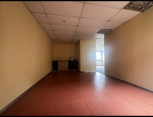 180M² OFFICE TO LET IN SHERWOOD